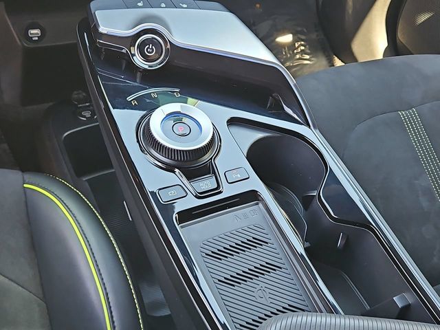 Thumbnail: 2023 Kia EV6 - 15