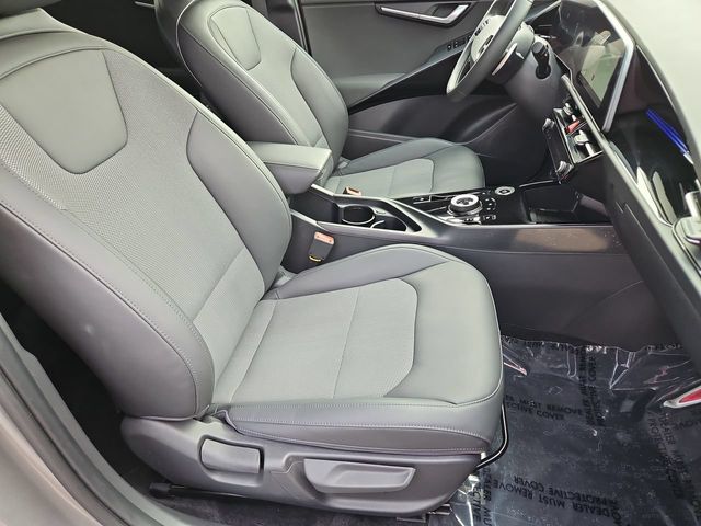 Thumbnail: 2024 Kia Niro - 12