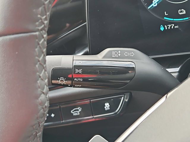 Thumbnail: 2024 Kia Niro - 31
