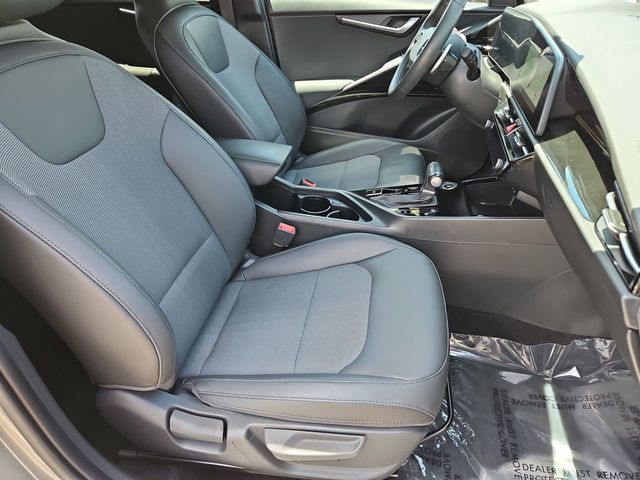 Thumbnail: 2023 Kia Niro - 30