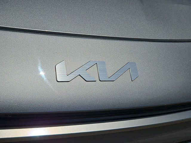 Thumbnail: 2023 Kia Niro - 7