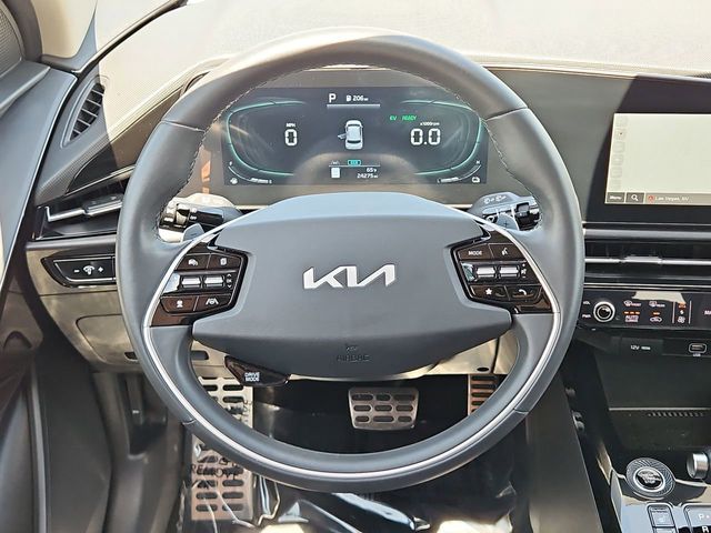 Thumbnail: 2023 Kia Niro - 14