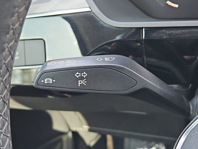 Thumbnail: 2022 Audi e-tron - 33