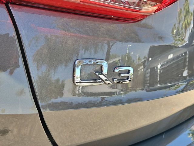 Thumbnail: 2021 Audi Q3 - 7