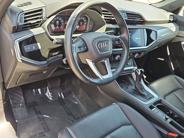 Thumbnail: 2021 Audi Q3 - 2