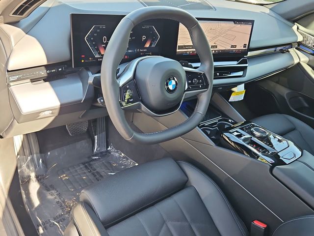 Thumbnail: 2025 BMW 5 Series - 2
