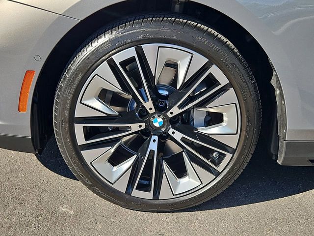 Thumbnail: 2025 BMW 5 Series - 8