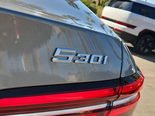 Thumbnail: 2025 BMW 5 Series - 25