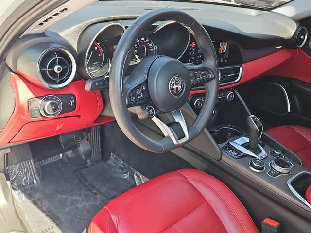 Thumbnail: 2021 Alfa Romeo Giulia - 2