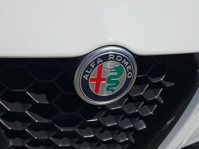 Thumbnail: 2021 Alfa Romeo Giulia - 7