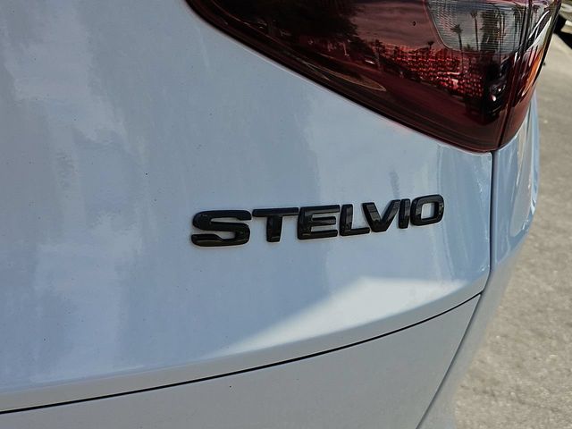 Thumbnail: 2020 Alfa Romeo Stelvio - 25