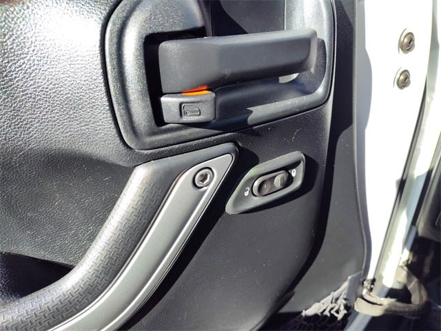 Thumbnail: 2017 Jeep Wrangler - 22