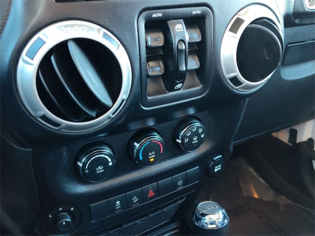 Thumbnail: 2017 Jeep Wrangler - 26