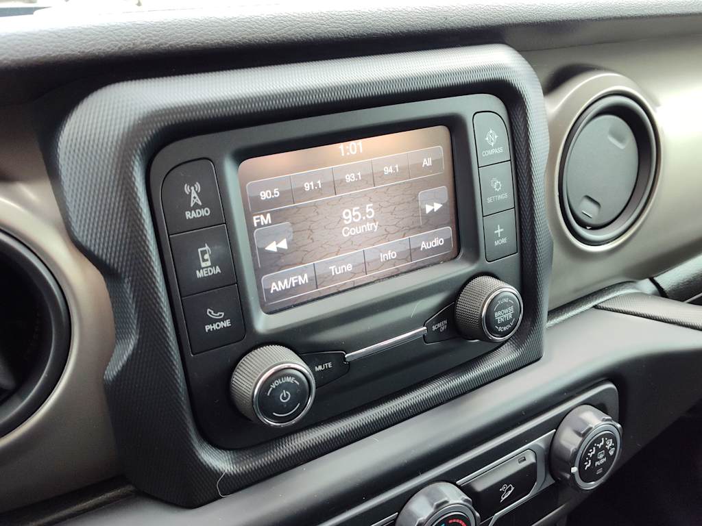 Thumbnail: 2018 Jeep Wrangler - 12