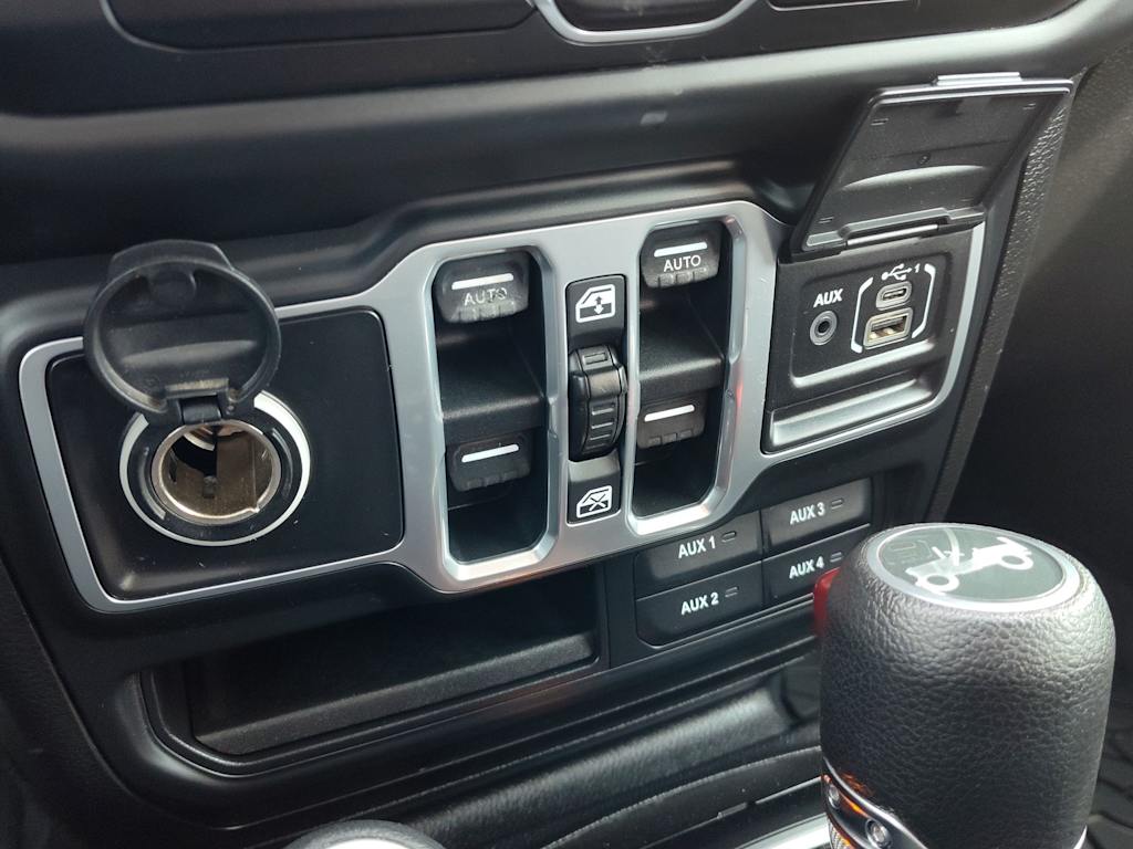 Thumbnail: 2018 Jeep Wrangler - 18