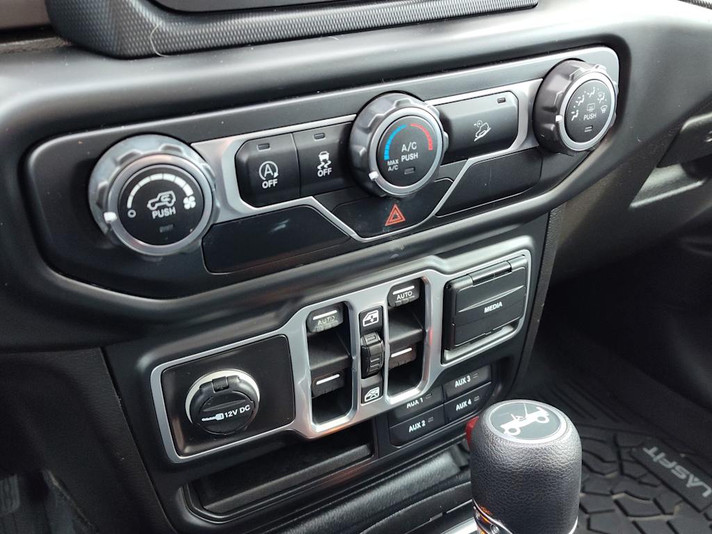 Thumbnail: 2018 Jeep Wrangler - 17