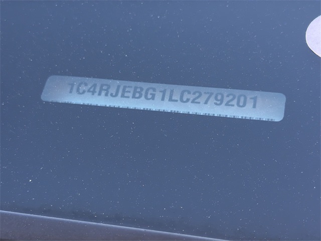 Thumbnail: 2020 Jeep Grand Cherokee - 17