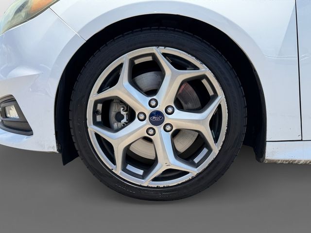 Thumbnail: 2016 Ford Focus - 7