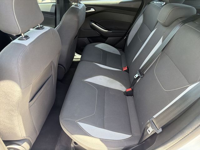 Thumbnail: 2016 Ford Focus - 12