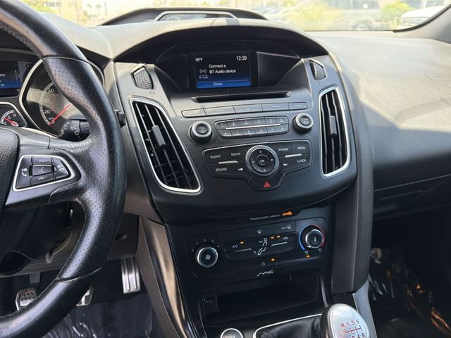 Thumbnail: 2016 Ford Focus - 13
