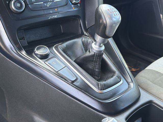 Thumbnail: 2016 Ford Focus - 14