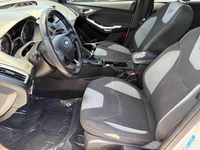 Thumbnail: 2016 Ford Focus - 10