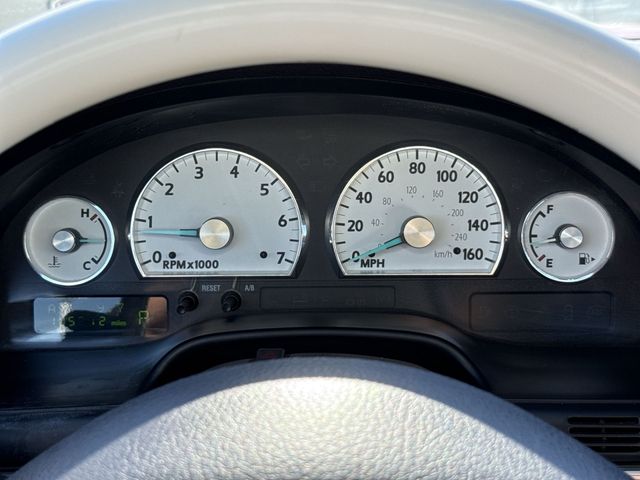 Thumbnail: 2004 Ford Thunderbird - 13