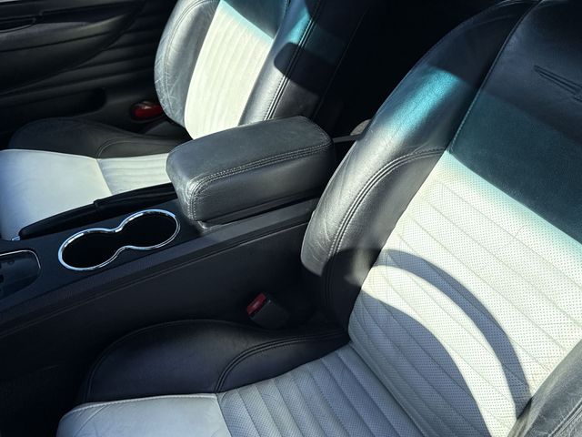Thumbnail: 2004 Ford Thunderbird - 12