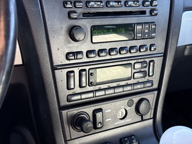 Thumbnail: 2004 Ford Thunderbird - 27