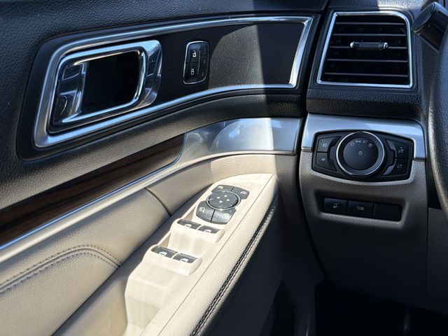 Thumbnail: 2019 Ford Explorer - 21