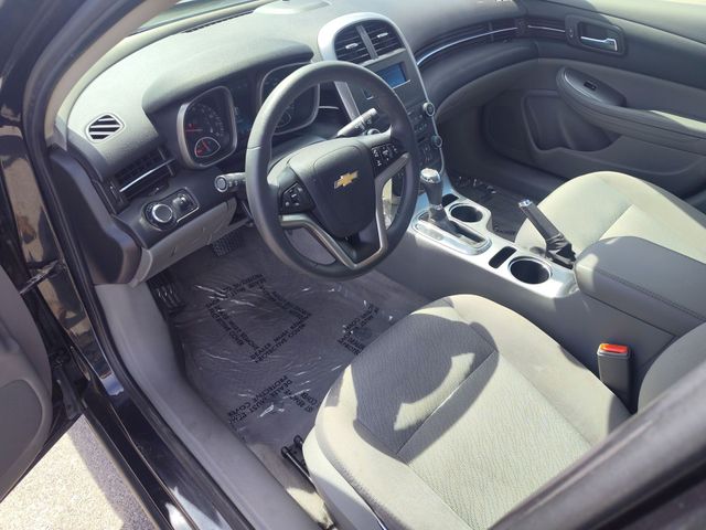 Thumbnail: 2015 Chevrolet Malibu - 2