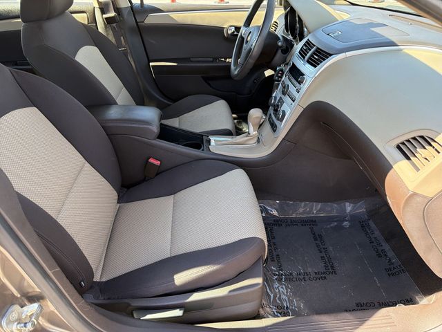 Thumbnail: 2012 Chevrolet Malibu - 22