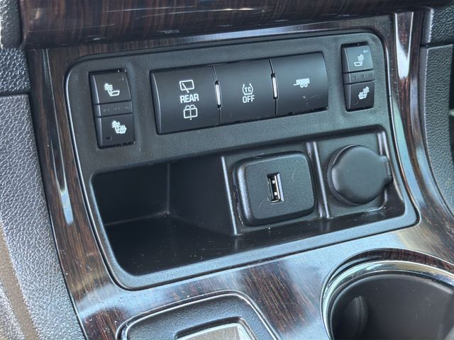 Thumbnail: 2017 Chevrolet Traverse - 27