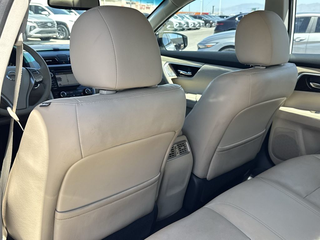 Thumbnail: 2015 Nissan Altima - 24
