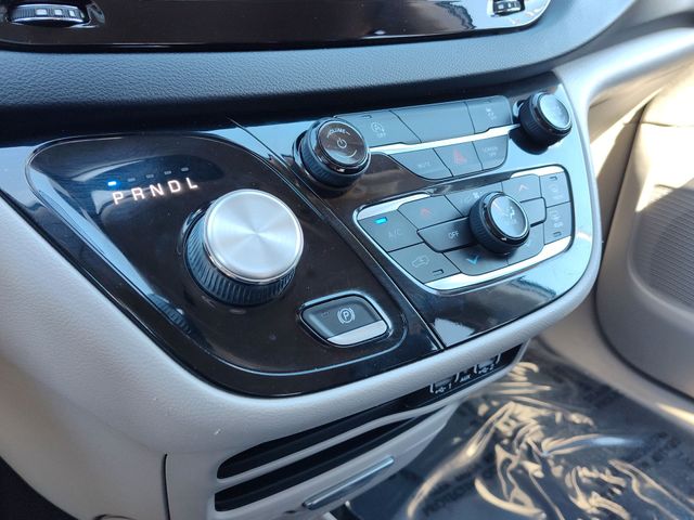 Thumbnail: 2023 Chrysler Voyager - 16