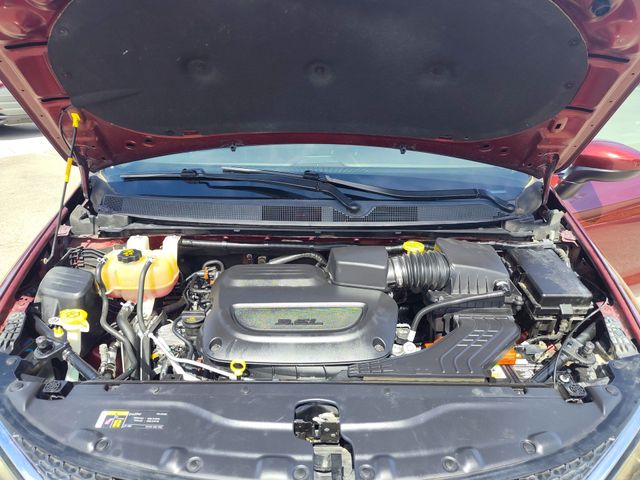 Thumbnail: 2020 Chrysler Voyager - 8