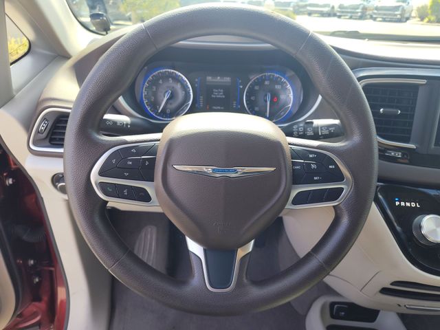 Thumbnail: 2020 Chrysler Voyager - 13