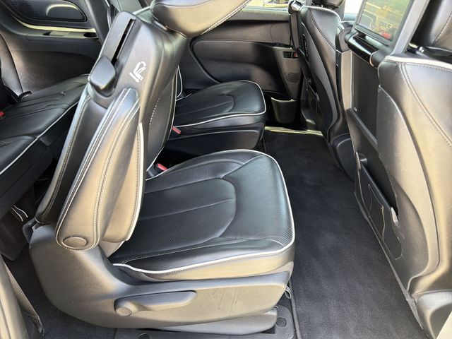 Thumbnail: 2022 Chrysler Pacifica - 24