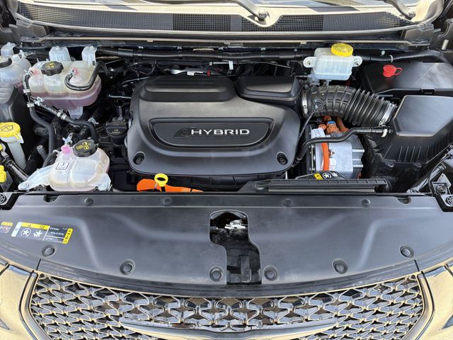 Thumbnail: 2022 Chrysler Pacifica - 9