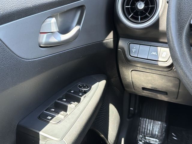 Thumbnail: 2021 Kia Forte - 22