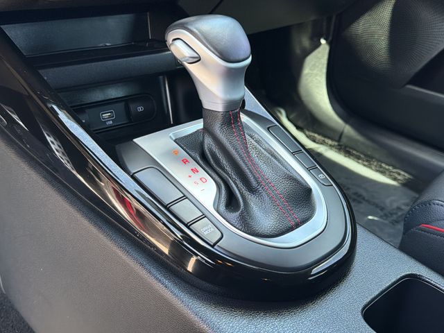 Thumbnail: 2022 Kia Forte - 14