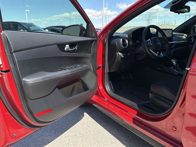 Thumbnail: 2022 Kia Forte - 21