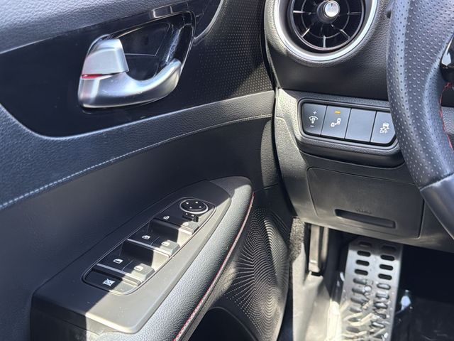 Thumbnail: 2022 Kia Forte - 22