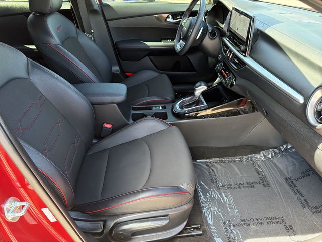 Thumbnail: 2022 Kia Forte - 24