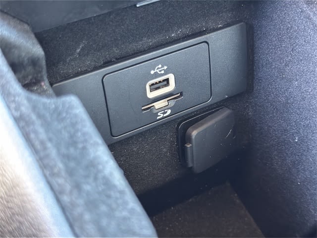 Thumbnail: 2016 Lincoln MKZ - 16