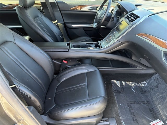 Thumbnail: 2016 Lincoln MKZ - 11