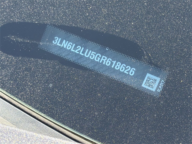 Thumbnail: 2016 Lincoln MKZ - 17