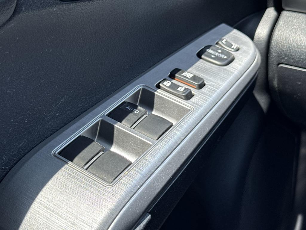 Thumbnail: 2014 Toyota Camry - 25