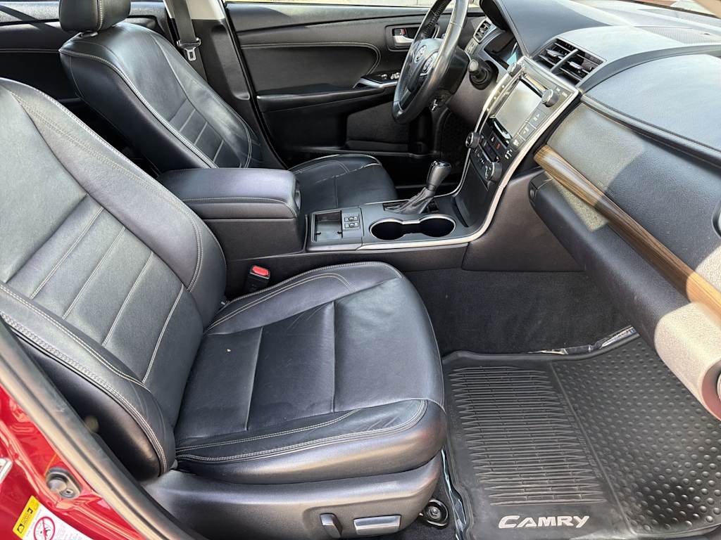 Thumbnail: 2015 Toyota Camry - 10