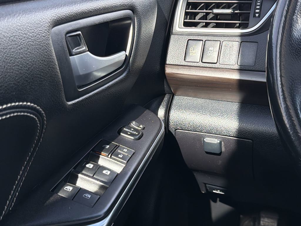 Thumbnail: 2015 Toyota Camry - 21